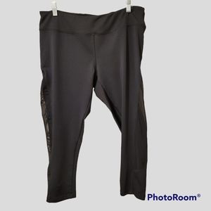Black 'Therapy' Performance Activewear capris, Size 2X.